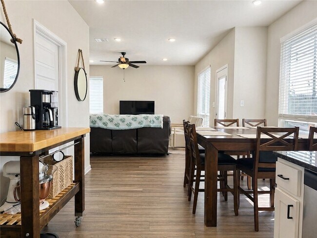 Foto del edificio - 4777 Native Tree Ln