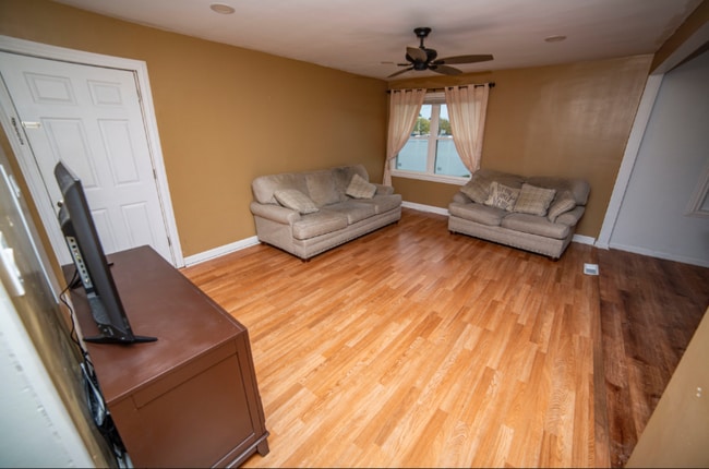 Building Photo - 4572 Rumsey Ave