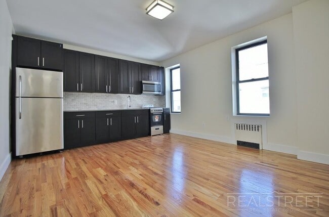 Building Photo - Magnificent 1 Bed PH Across the St from Prospect Park!