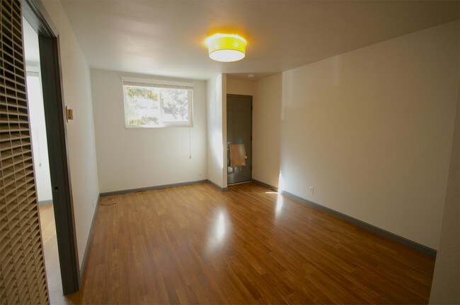 Building Photo - 11 Belcher St