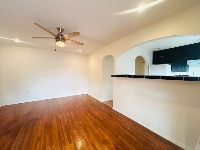 Building Photo - 1102 Westerly Terrace