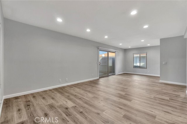 Building Photo - 2335 Dahlia Dr