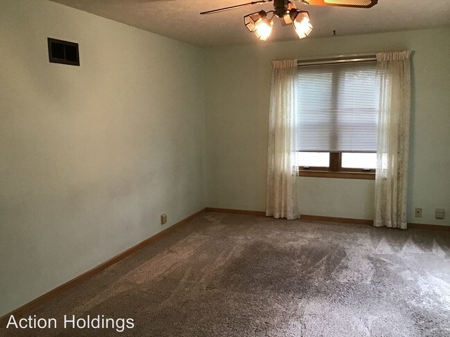 Building Photo - 3 br, 2 bath House - 219W 15th St