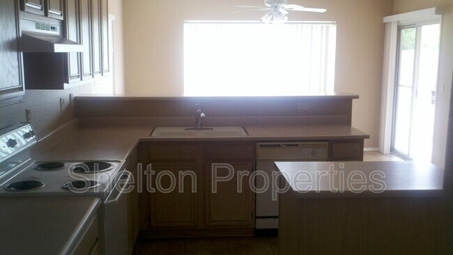 Foto del edificio - 6822 W Louise Dr