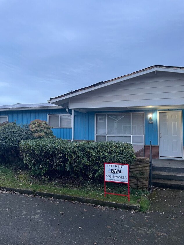 Primary Photo - 3 Bedroom 1.5 Bathroom Home in Sublimity!