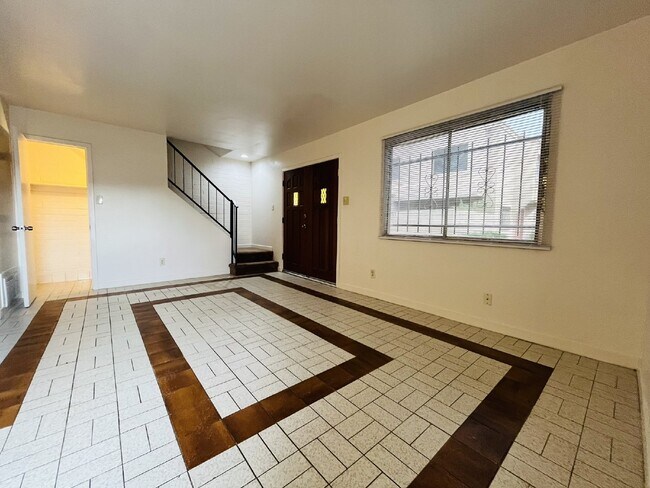 Building Photo - 5041 N 40th Ave