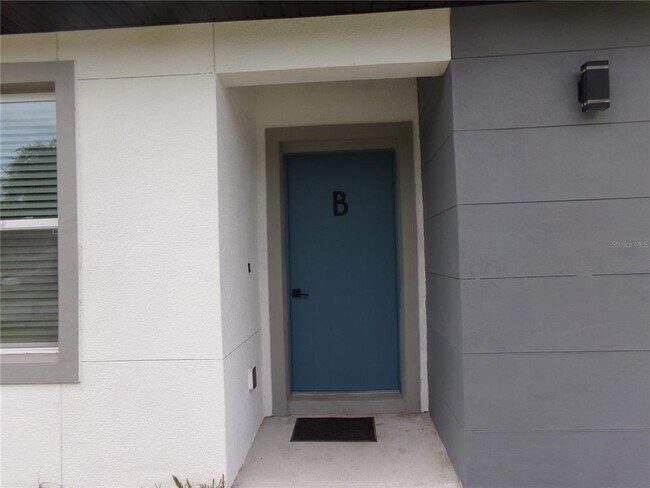 Building Photo - 2262 Fernwood St
