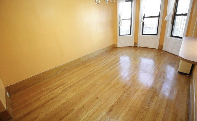 Building Photo - 349 87th St