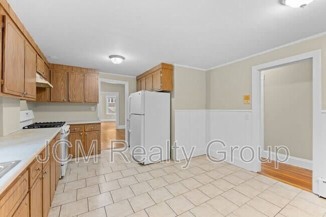 Building Photo - 45 Highland Ave