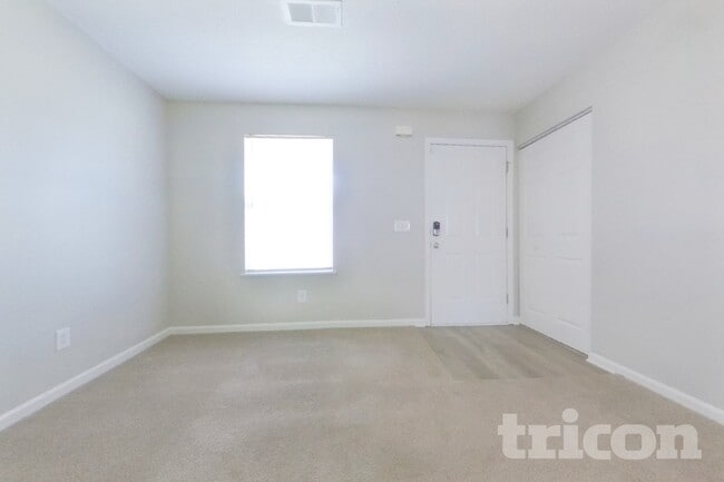 Building Photo - 208 Denby Cir
