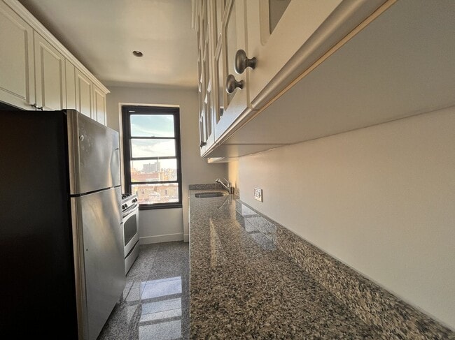 Building Photo - 166 Second Avenue