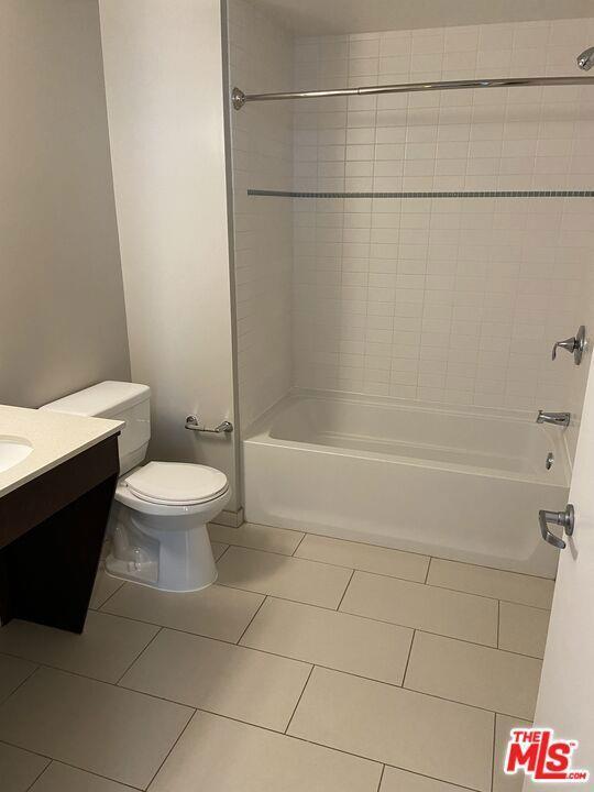 1008 Lake St Unit B, Los Angeles, CA 90291 Condo for Rent in Los