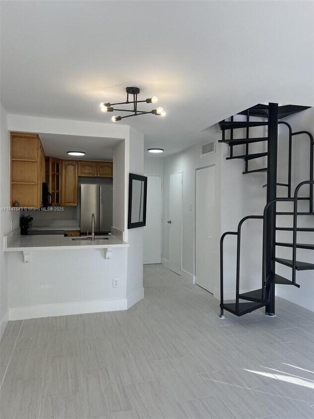 Foto principal - 7801 NE 4th Ct