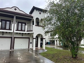 Building Photo - 116 E Esther St