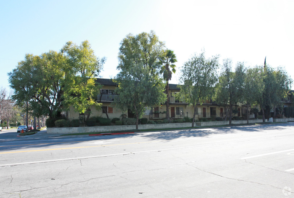 Foto del edificio - Persimmon Villas Senior Apartments