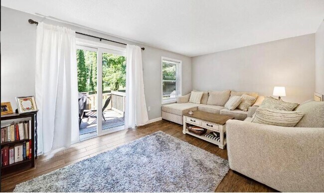 Viviendo - 39 Bluffs Dr