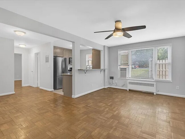 Foto del edificio - 500 S Courthouse Rd