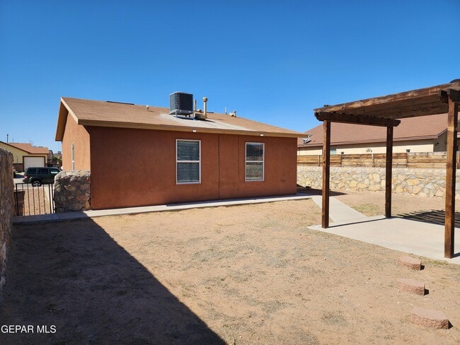 Building Photo - 14228 Lasso Rock Dr