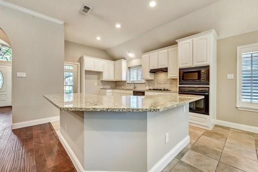 Building Photo - 8708 Falcon View Dr