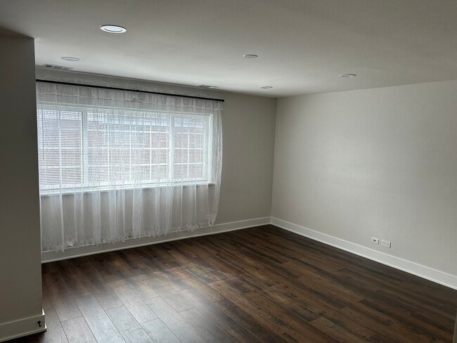 Living Room - 6884 W Touhy Ave