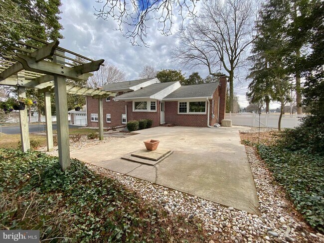 Foto del edificio - 515 Lakeview Ave