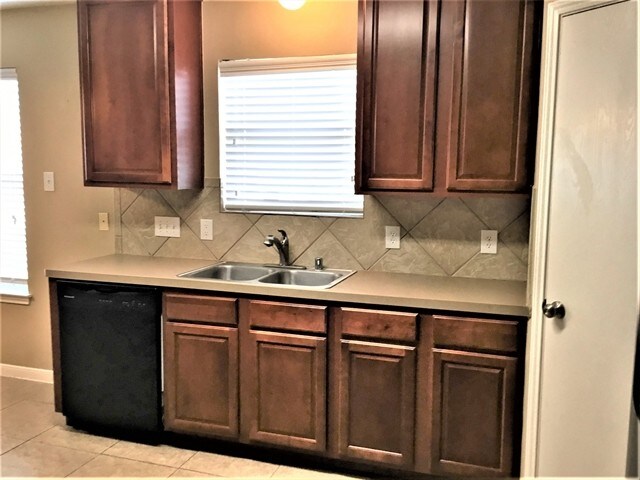 Building Photo - 21655 Falvel Lake Dr