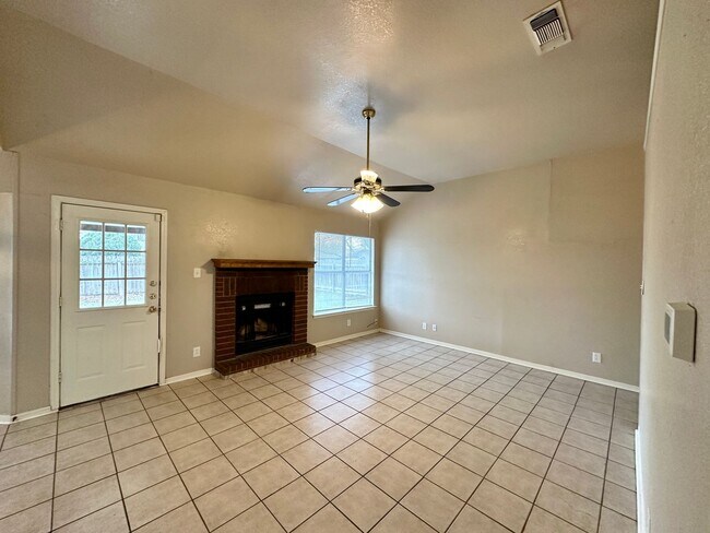 Building Photo - Viewable Now!  Pets Accepted!