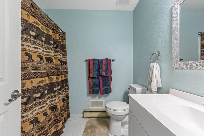 Building Photo - 4039 Cambridge Dr