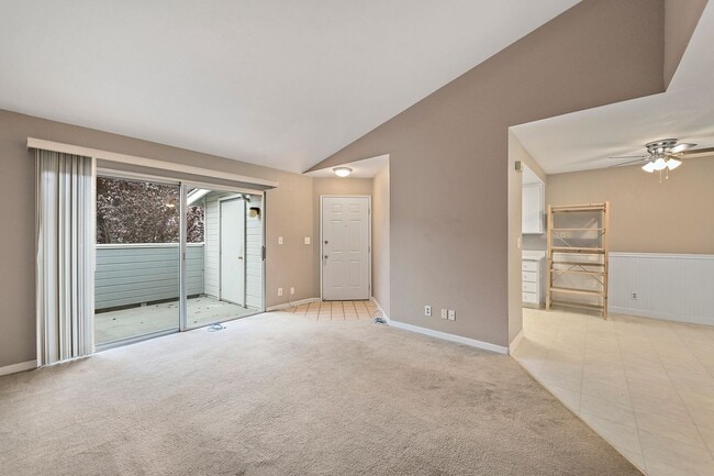 Foto del edificio - 2Bd/2Bth Condo, hardwood floor, balcony