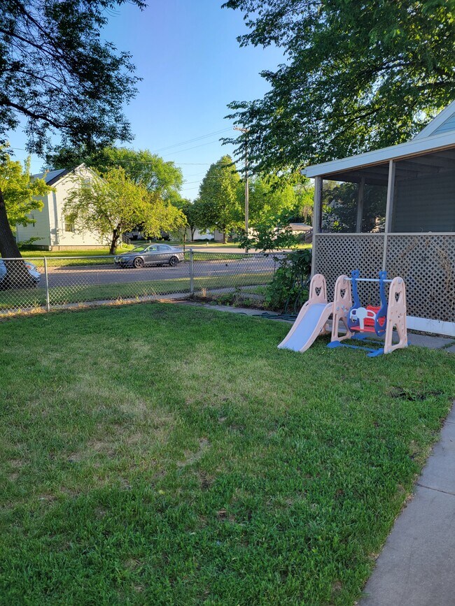 Foto del edificio - 402 14th St N