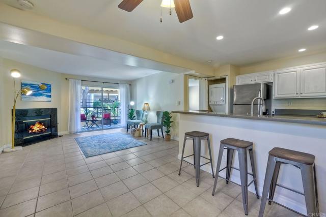 Foto del edificio - 6971 Ballena Way