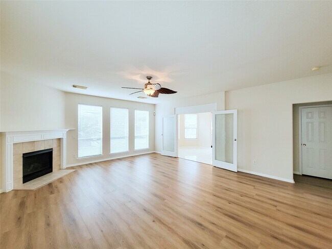 Foto del edificio - 7902 Feather Springs Dr