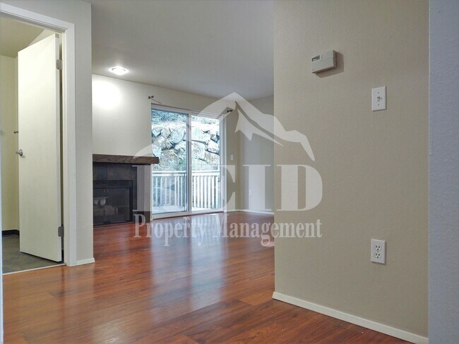 Foto del edificio - Silverdale's Ridgetop Townhome Near Island Lake