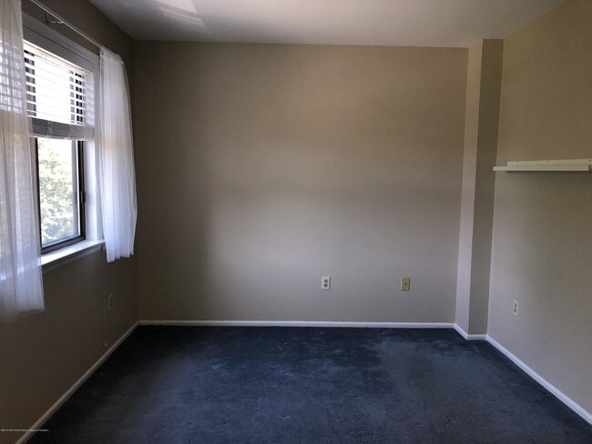 Building Photo - 1202 Alpine Trail