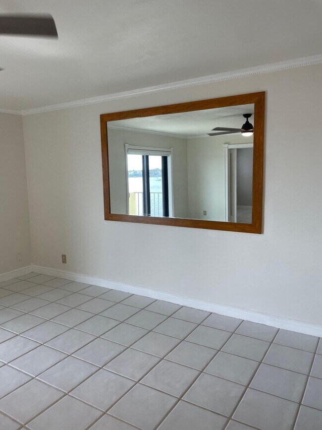 Building Photo - 1501 S Flagler Dr