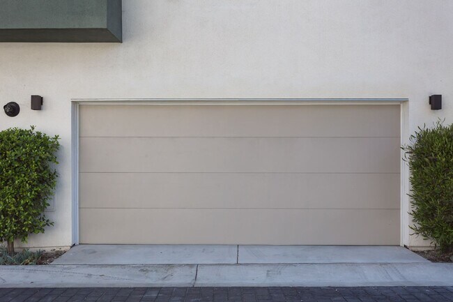 Building Photo - Beautiful Townhome at Millenia in Otay Ranch!