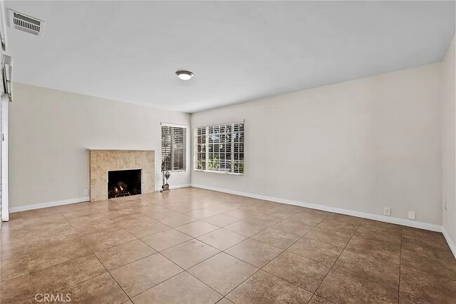 Building Photo - 1302 S Ross St