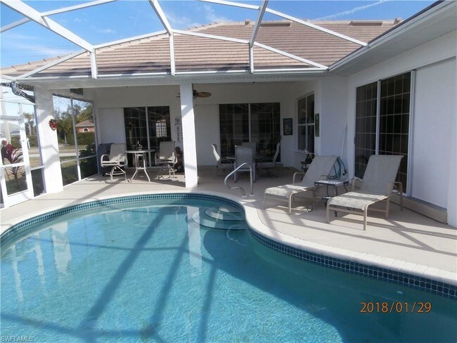 Foto del edificio - 2210 Cape Coral Pkwy W