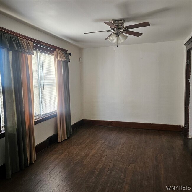 Foto del edificio - 733 Norfolk Ave