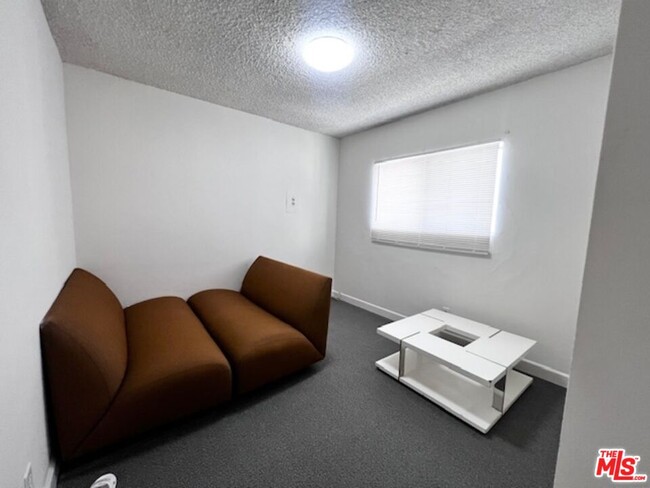 Building Photo - 1225 Normandie Ave