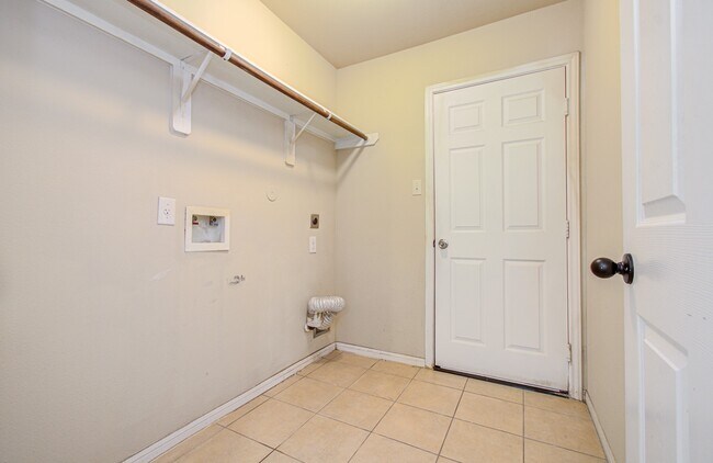 Foto del edificio - 23023 Black Mountain Ash Ct