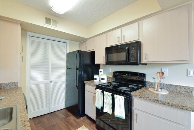 Building Photo - Park Laureate Apartment Homes