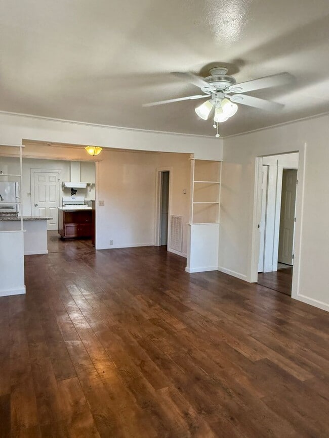 Foto del edificio - 3 Bedroom 1 Bath House!