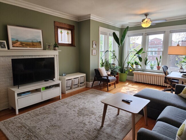 Foto del edificio - 4859 N Talman Ave