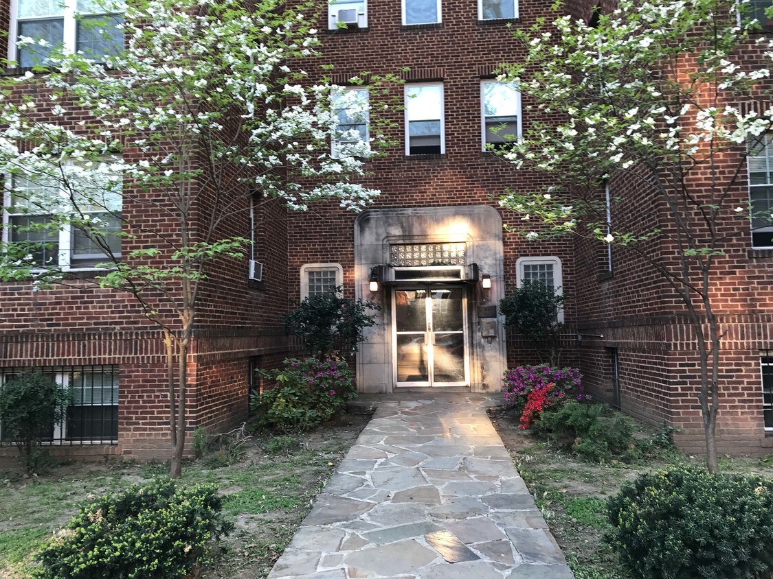 L'Enfant Front Entrance - 1731 28th St SE