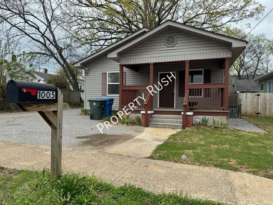 Photo - 1005 S Hickory St. - Charming 3 bed/2 bath rental home in downtown
