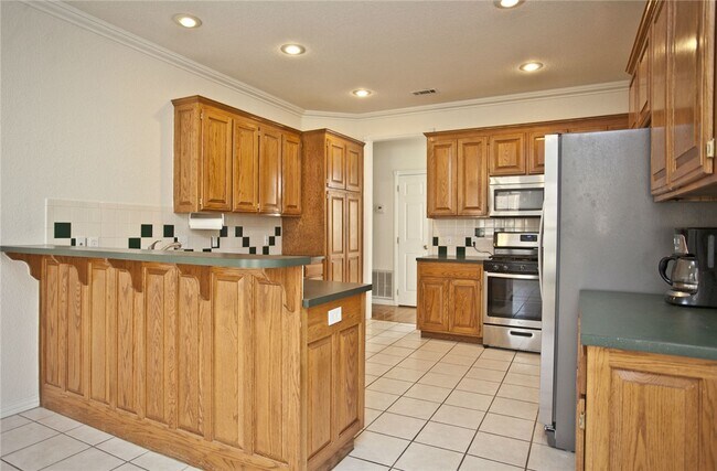 Building Photo - 310 Old Forge Dr