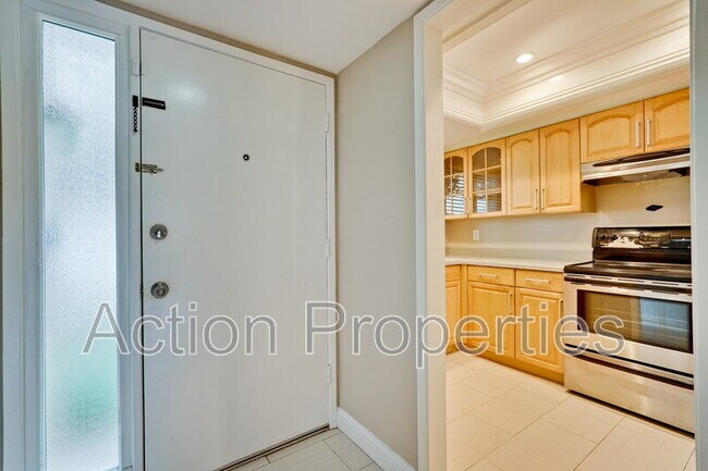 Foto del edificio - 1963 Landess Ave