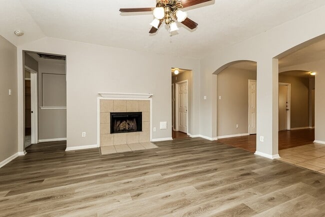 Building Photo - 1711 Rock Ridge Dr