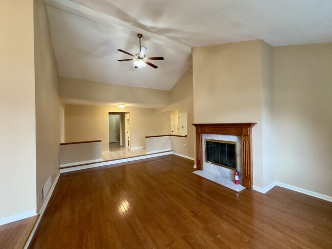 Foto del edificio - 690 Terrace Lake Rd